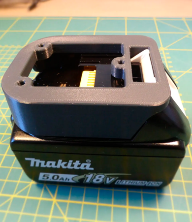  3D-печатный держатель для аккумулятора Makita - это полезный аксессуар для любого владельца инструмента этой марки